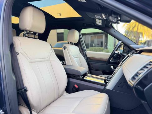 Used 2019 Land Rover Discovery HSE image 24