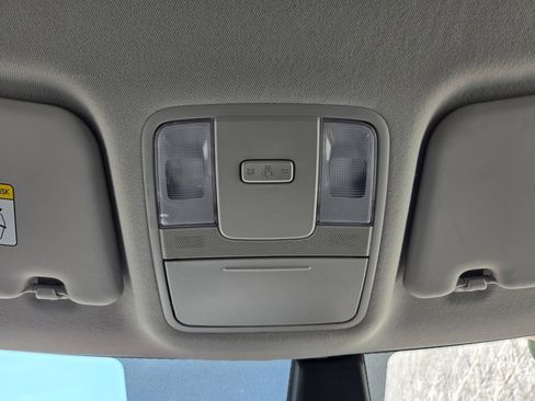 Used 2025 Kia Soul LX w/ LX Technology Package FWD image 21