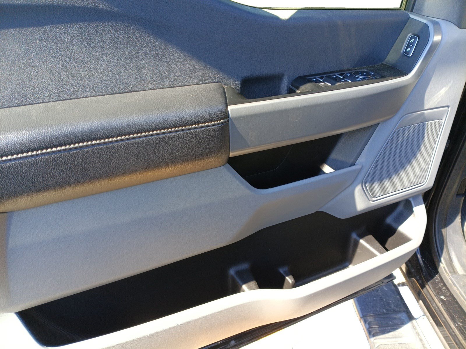 Used 2024 Ford F250 XL w/ STX Appearance Package AWD/4WD image 9