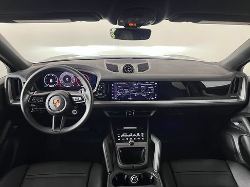 Certified 2024 Porsche Cayenne Coupe AWD/4WD image 21