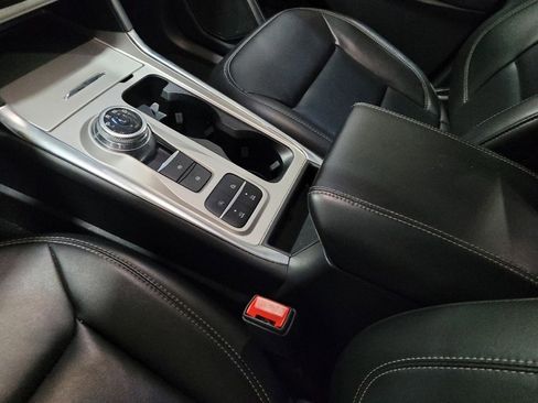 Used 2024 Ford Explorer XLT w/ Equipment Group 202A image 26