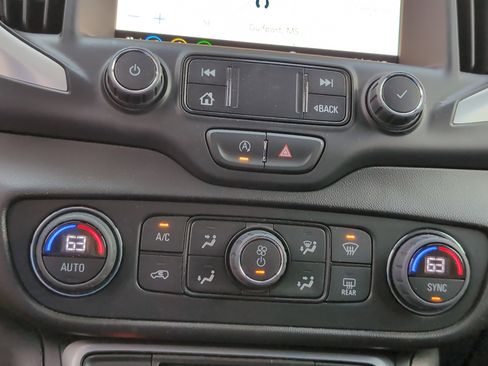 Used 2022 GMC Terrain SLE w/ Driver Convenience Package image 16