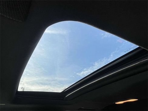 Used 2023 Chevrolet Colorado Z71 w/ Z71 Convenience Package 2 image 16