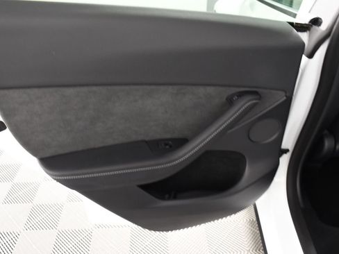 Used 2023 Tesla Model Y Long Range AWD/4WD image 26