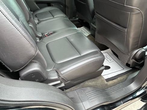 Used 2014 Ford Explorer XLT w/ Equipment Group 202A AWD/4WD image 11