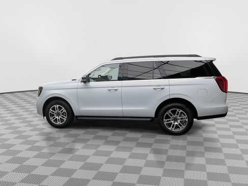 Certified 2025 Ford Expedition Active AWD/4WD image 45