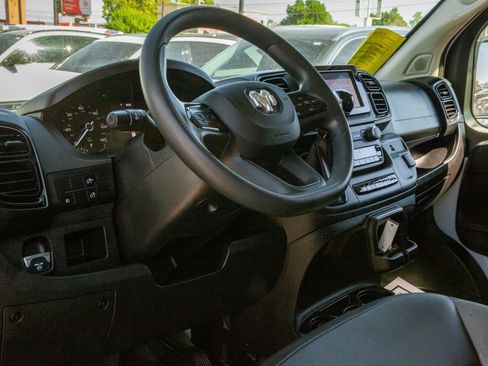 Used 2025 RAM ProMaster 3500 w/ Convenience Group FWD image 10