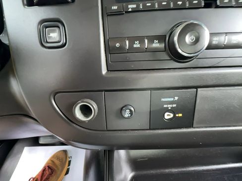 Used 2017 GMC Savana 2500 Work Van image 9