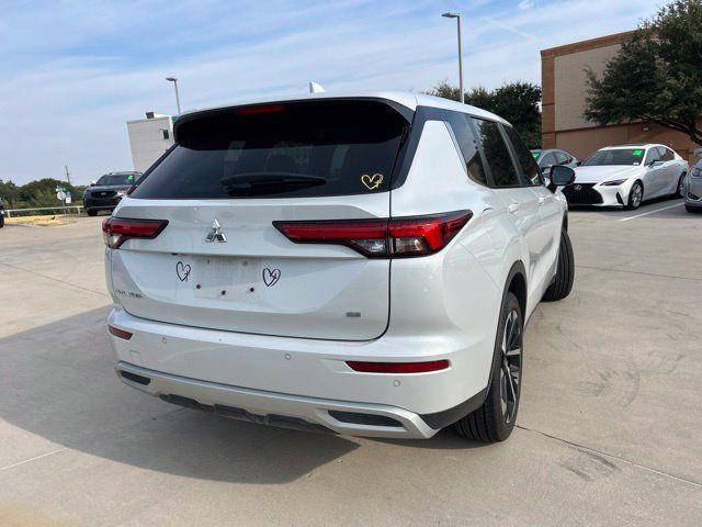Used 2024 Mitsubishi Outlander SE FWD image 3