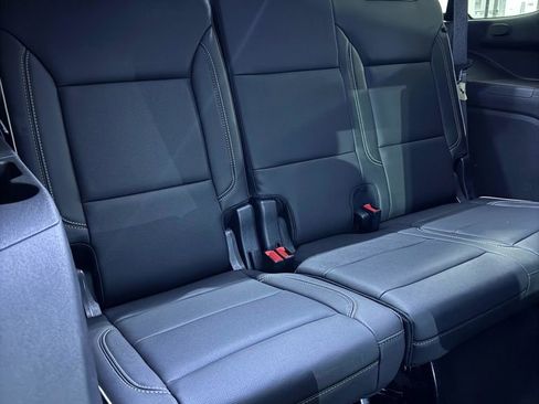 Used 2022 GMC Yukon SLT w/ SLT Premium Package image 18