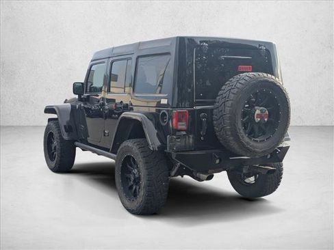 Used 2018 Jeep Wrangler Unlimited Rubicon w/ Connectivity Group image 7