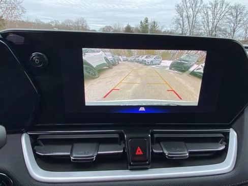 Used 2025 Chevrolet TrailBlazer LT image 27