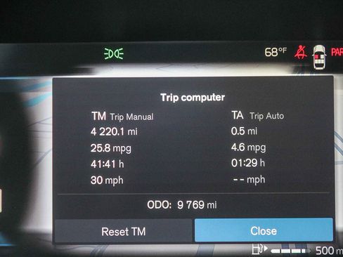 Used 2025 Volvo XC60 B5 Plus image 25