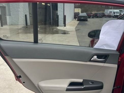 Used 2018 Kia Sportage LX w/ LX Popular Package image 28