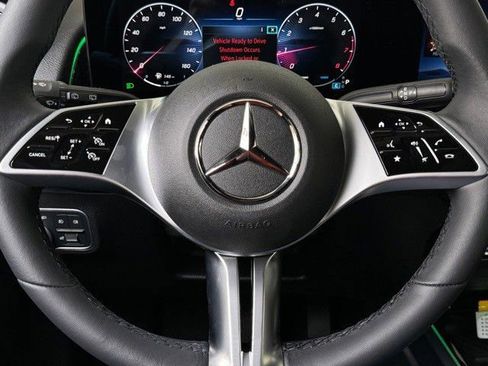 Certified 2025 Mercedes-Benz GLB 250 image 10