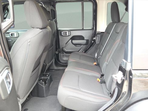 Used 2023 Jeep Wrangler Unlimited Rubicon w/ Cold Weather Group image 33