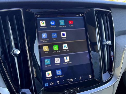 Used 2024 Volvo V60 B5 Cross Country Plus image 38