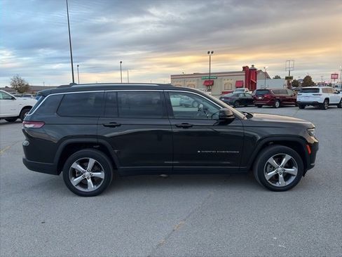 Used 2022 Jeep Grand Cherokee L Limited image 7