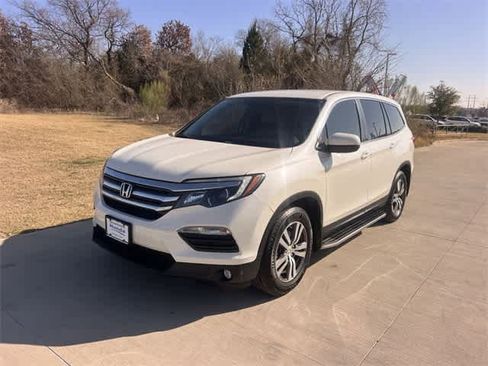 Certified 2017 Honda Pilot EX image 2