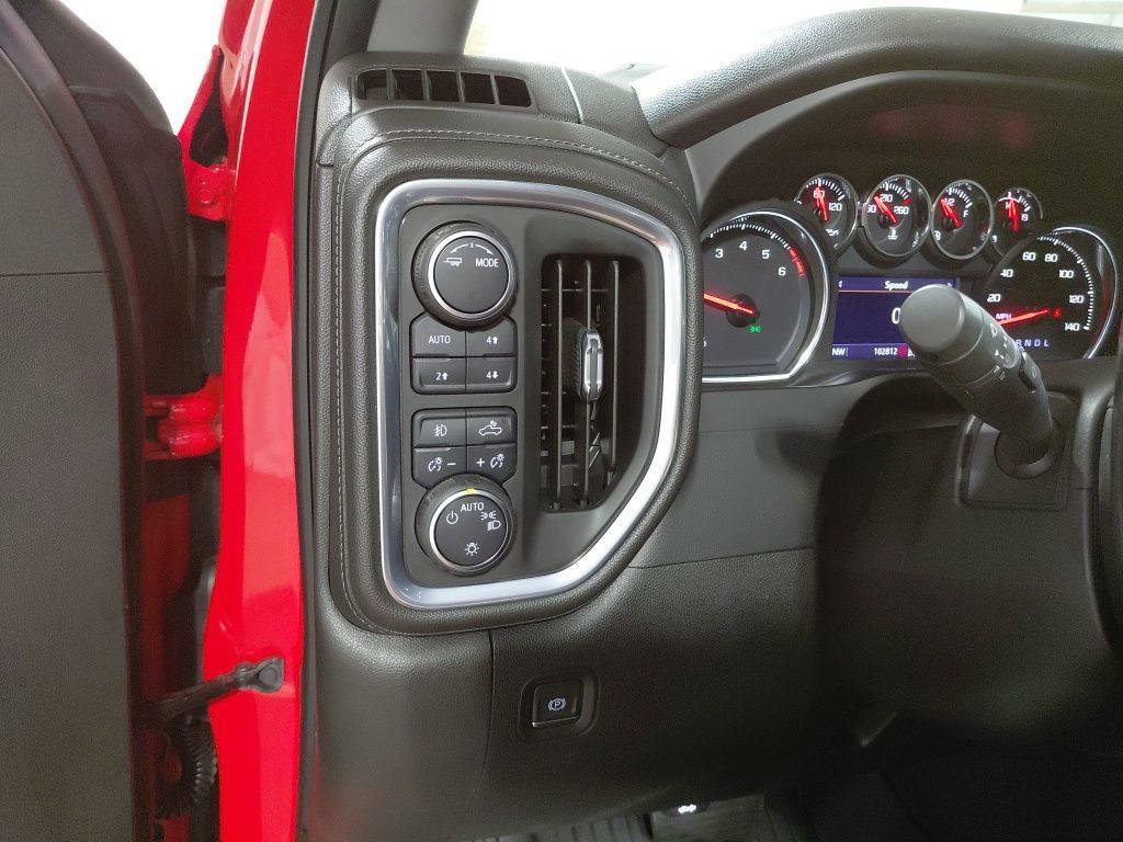 Used 2021 Chevrolet Silverado 1500 LT Trail Boss w/ Bed Protection Package AWD/4WD image 31