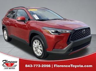 Used 2022 Toyota Corolla Cross LE video 1