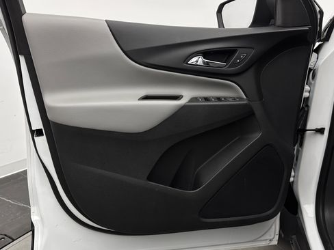 Used 2021 Chevrolet Equinox LS w/ LS Convenience Package FWD image 10