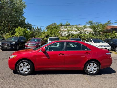 Used 2009 Toyota Camry LE FWD image 8