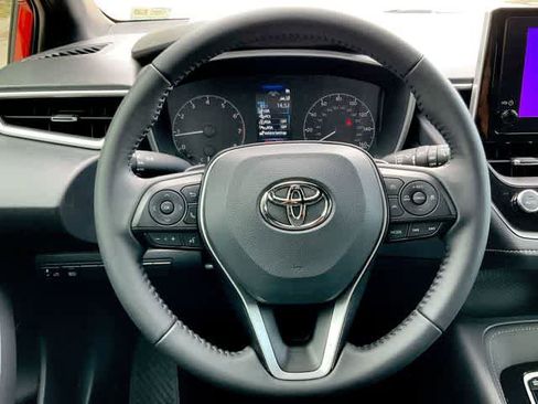 Used 2025 Toyota Corolla SE FWD image 21
