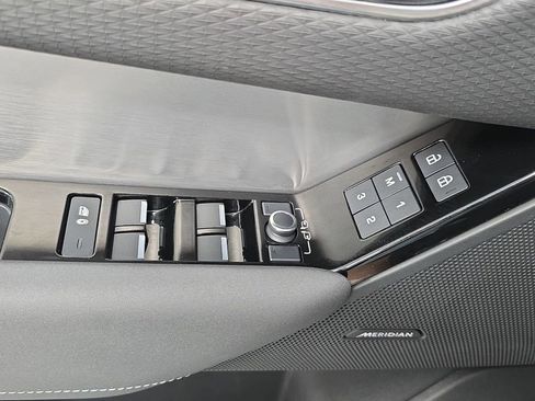 Used 2022 Land Rover Range Rover Velar R-Dynamic S AWD/4WD image 23