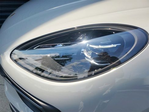 Used 2025 Porsche Macan S image 25