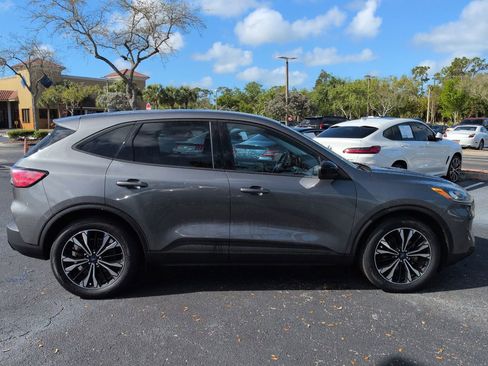 Certified 2022 Ford Escape SE w/ SE Sport Appearance Package image 3