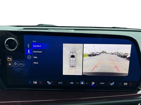 Used 2024 Chevrolet Traverse Z71 w/ Enhanced Driving Package image 15