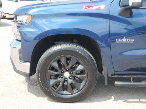 Used 2020 Chevrolet Silverado 1500 LT w/ Texas Edition AWD/4WD image 9