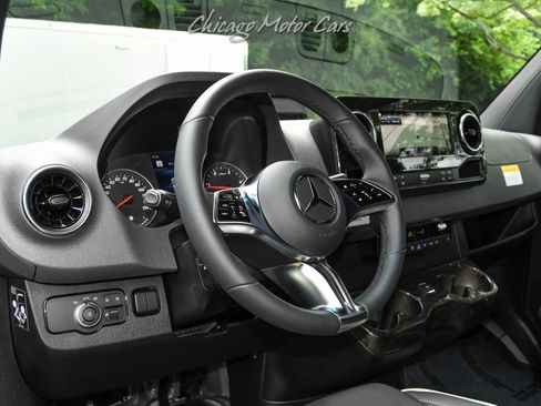 Used 2025 Mercedes-Benz Sprinter 3500 image 8