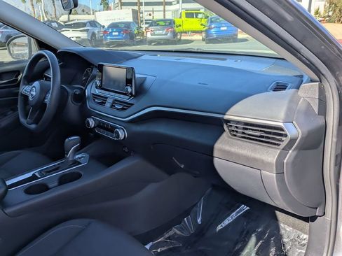 Used 2023 Nissan Altima 2.5 S FWD image 19