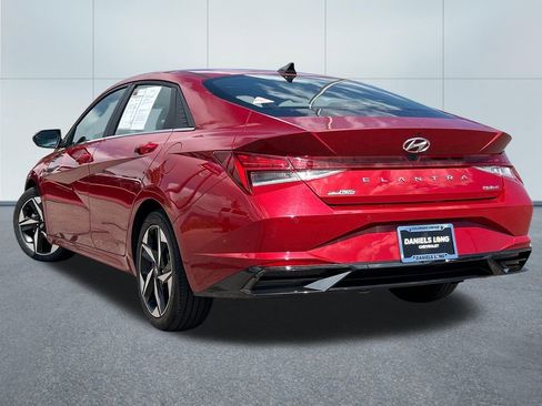 Used 2022 Hyundai Elantra Limited w/ Preferred Accessory Package FWD image 35