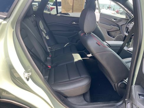 Used 2024 Chevrolet Trax RS w/ Sunroof Package FWD image 41