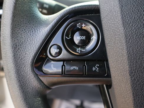 Used 2021 Toyota Prius L Eco FWD image 41