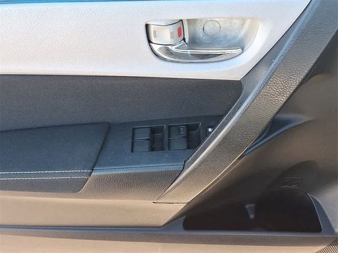 Used 2014 Toyota Corolla LE image 10