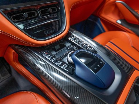 Used 2021 Aston Martin DBX AWD/4WD image 14