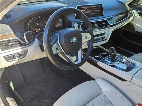 Used 2021 BMW 740i 740i w/ Premium Package image 10