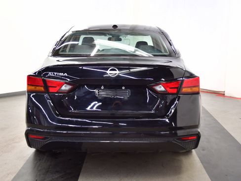 Used 2025 Nissan Altima 2.5 SV FWD image 6