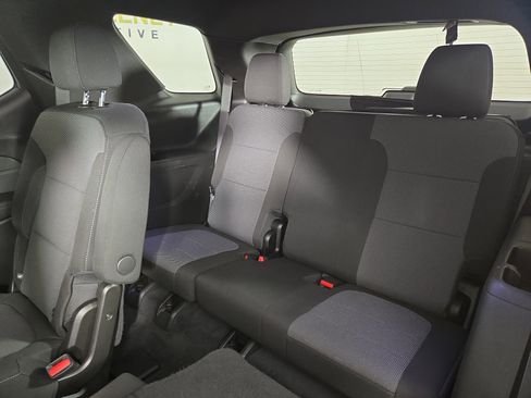 Used 2022 Chevrolet Traverse LT FWD image 12