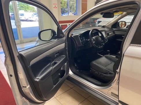 Used 2020 Mitsubishi Outlander SEL FWD image 7