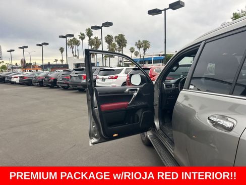 Used 2023 Lexus GX 460 Premium w/ Premium Package image 19