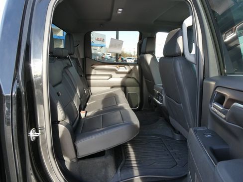 Used 2023 GMC Sierra 1500 SLT w/ SLT Premium Package image 17