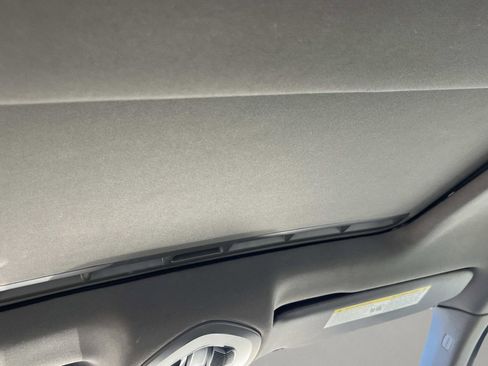 Used 2017 Porsche Cayenne Platinum Edition image 31