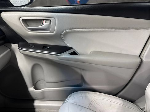 Used 2016 Toyota Camry XLE w/ Moonroof Package FWD image 33