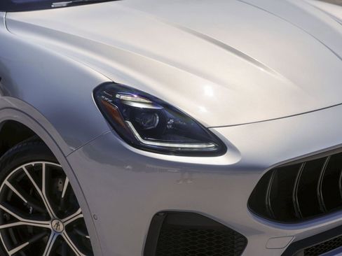 New 2026 Maserati Grecale Modena image 2