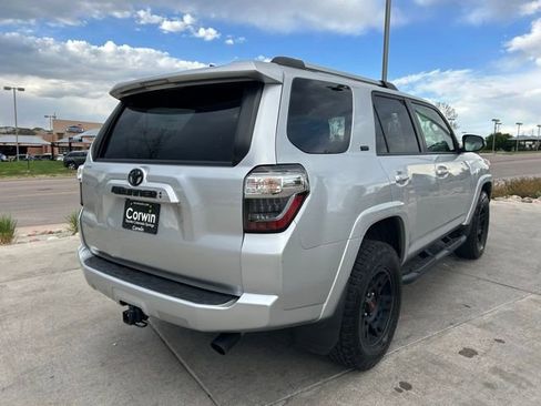 Used 2022 Toyota 4Runner SR5 Premium w/ Moonroof Package AWD/4WD image 8